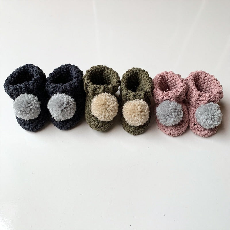 Organic cotton pom pom booties