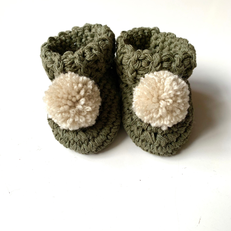 Organic cotton pom pom booties