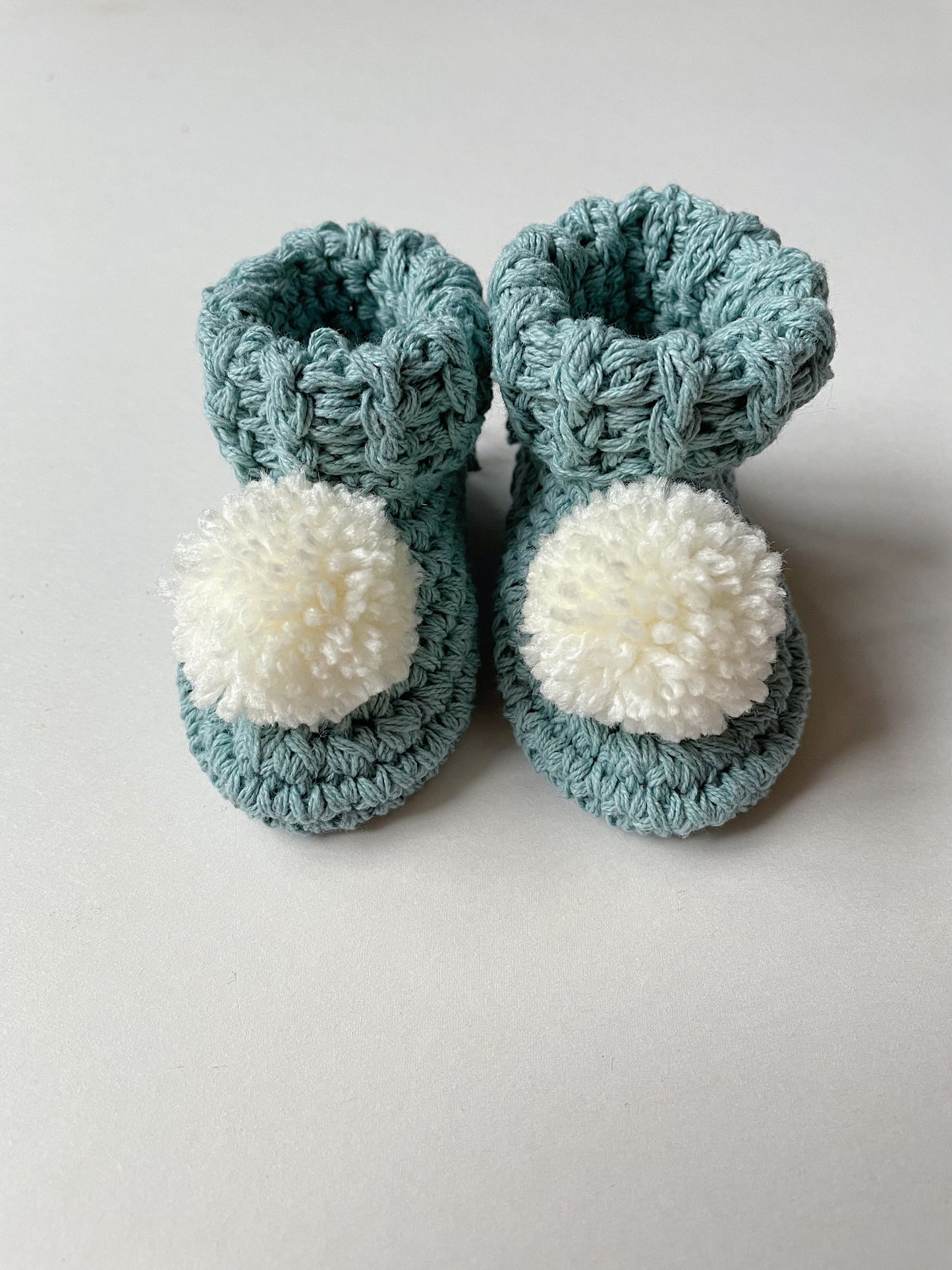 Organic cotton pom pom booties